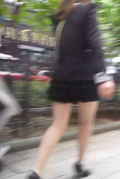 [大忽悠买丝袜街拍视频]ID0336 2012 9.24【忽悠】蕾丝透明袖黑丝准备脱下黑丝被女伴坏好事