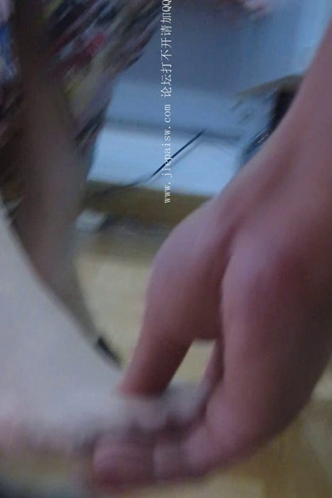 [大忽悠买丝袜街拍视频]ID0580 2013.1.26【长腿少妇医生原味丝袜】少妇医生带了一堆旧丝袜给大忽悠回收闻连裤袜